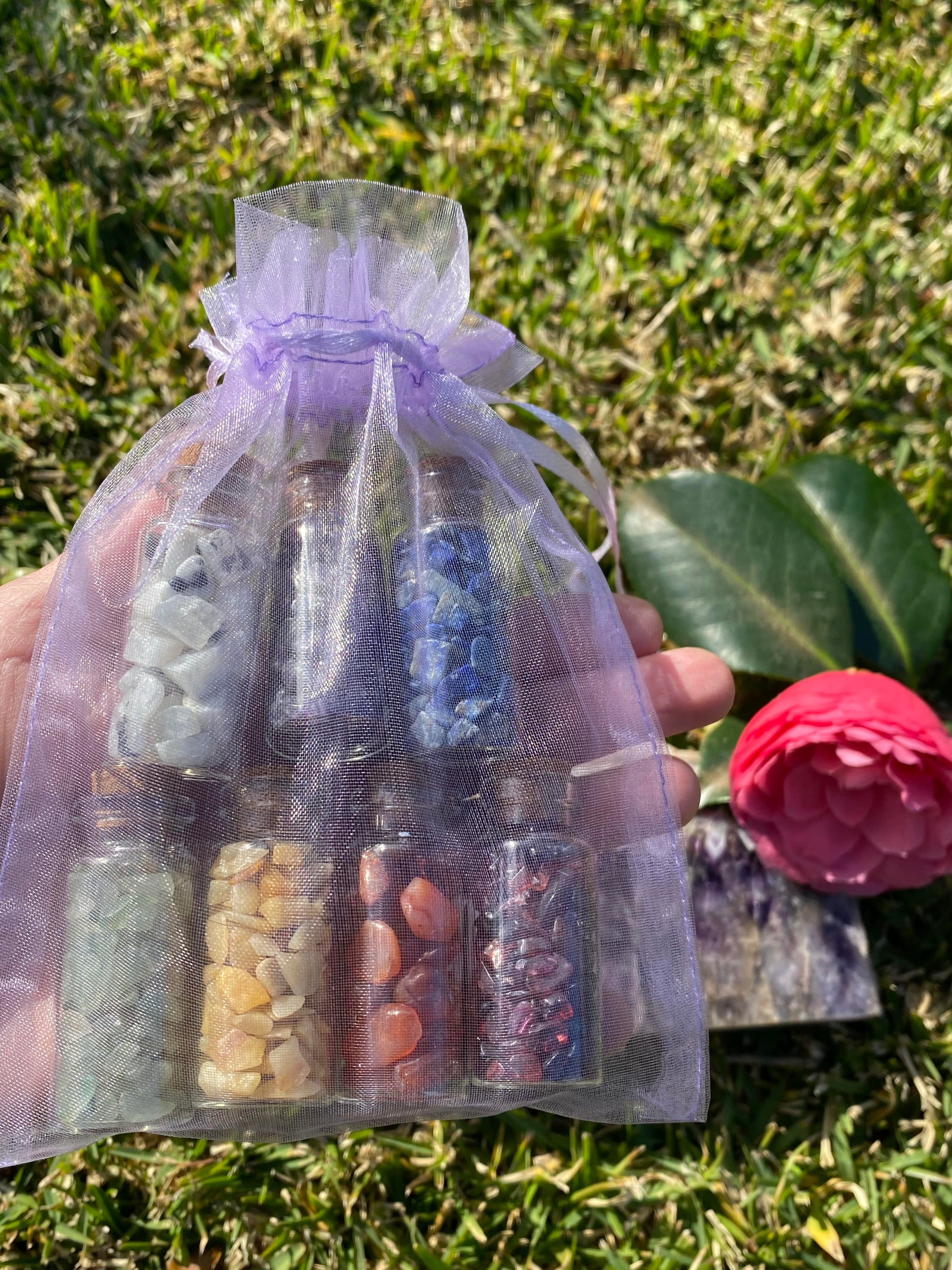 7 piece Chakra crystal chips mini glass wishing bottles pack garnet carnelian yellow aventurine green lapis lazuli amethyst rainbow moonstone clear quartz crystal Sydney Ryde Australia free gift