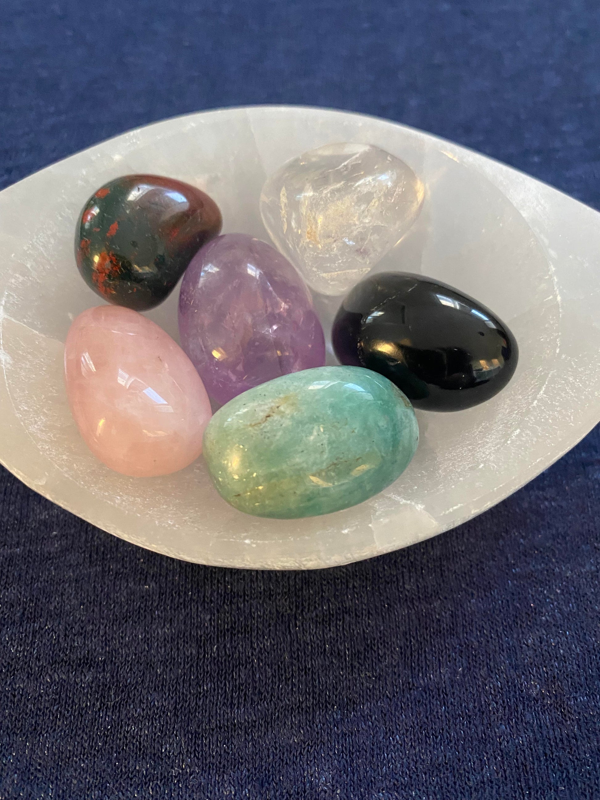 Pisces astrology star sign amazonite rose clear quartz amethyst bloodstone tourmaline free gift healing crystal business store